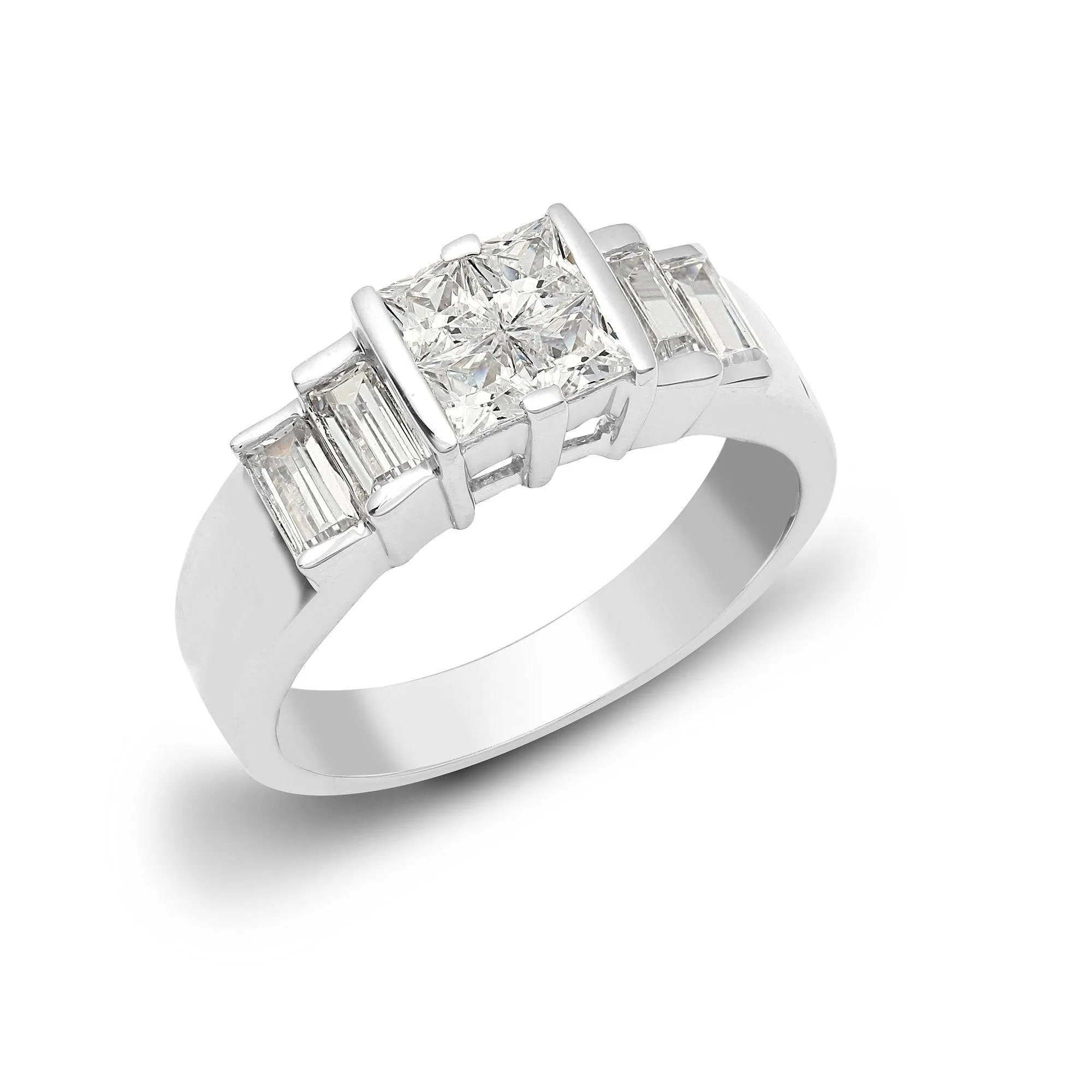 18ct White 1.36ct P.cut & Baguette Diamond Ring