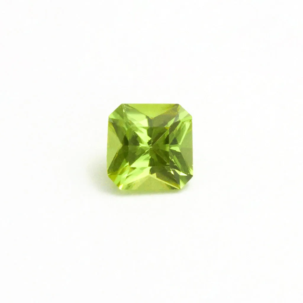 4 to 5mm Mesa Verde® Peridot Radiant Cuts