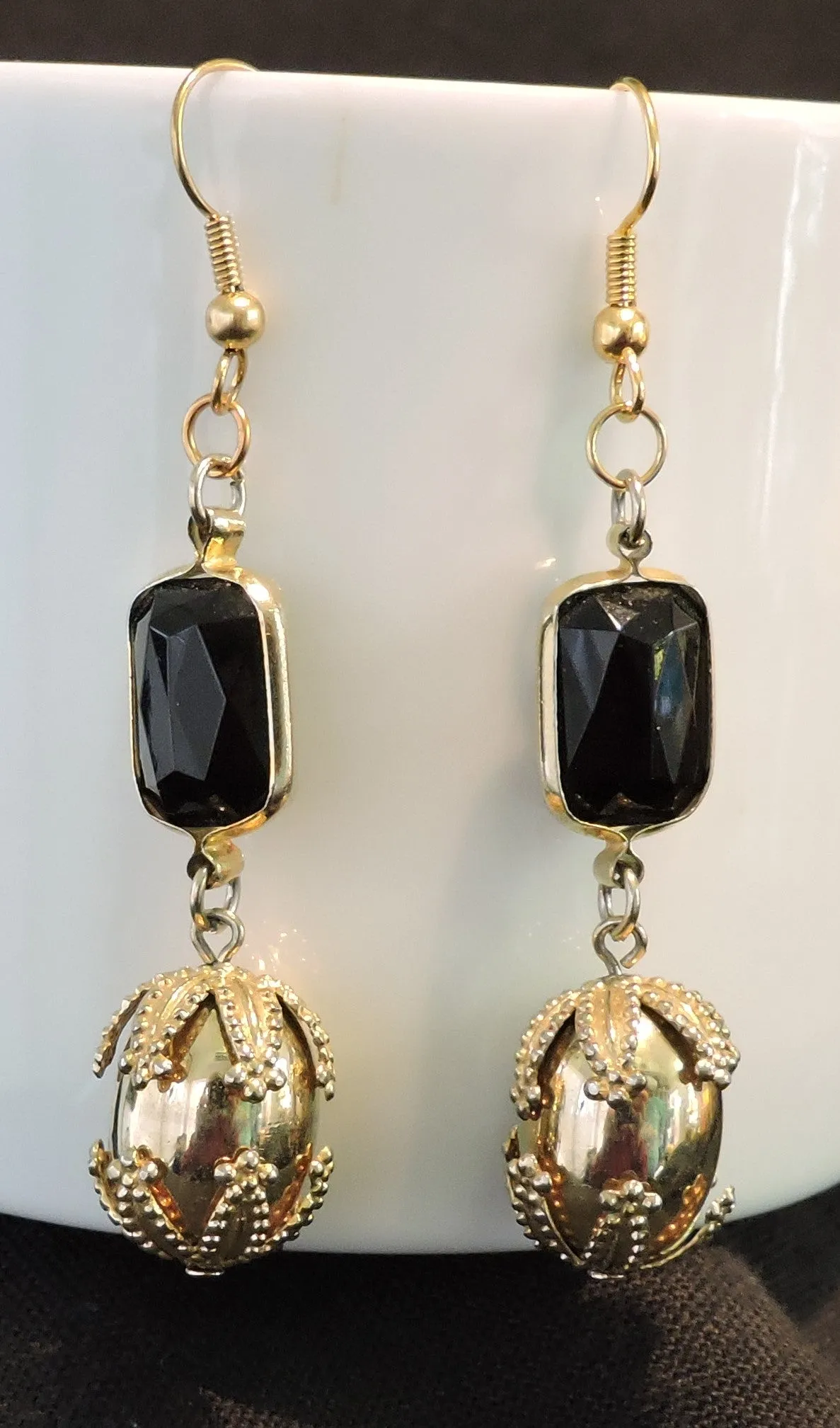 Black and Gold Dangle Earring