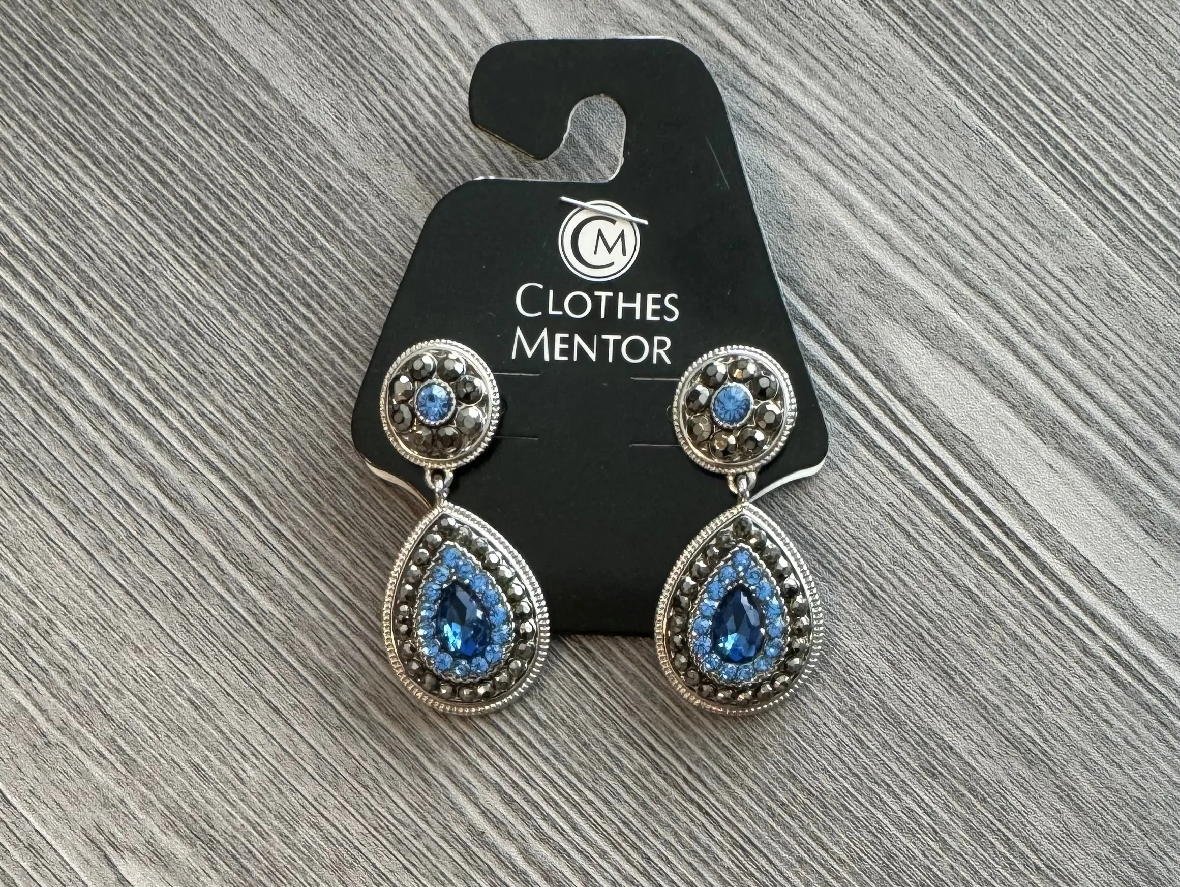 Earrings Dangle/drop By Clothes Mentor