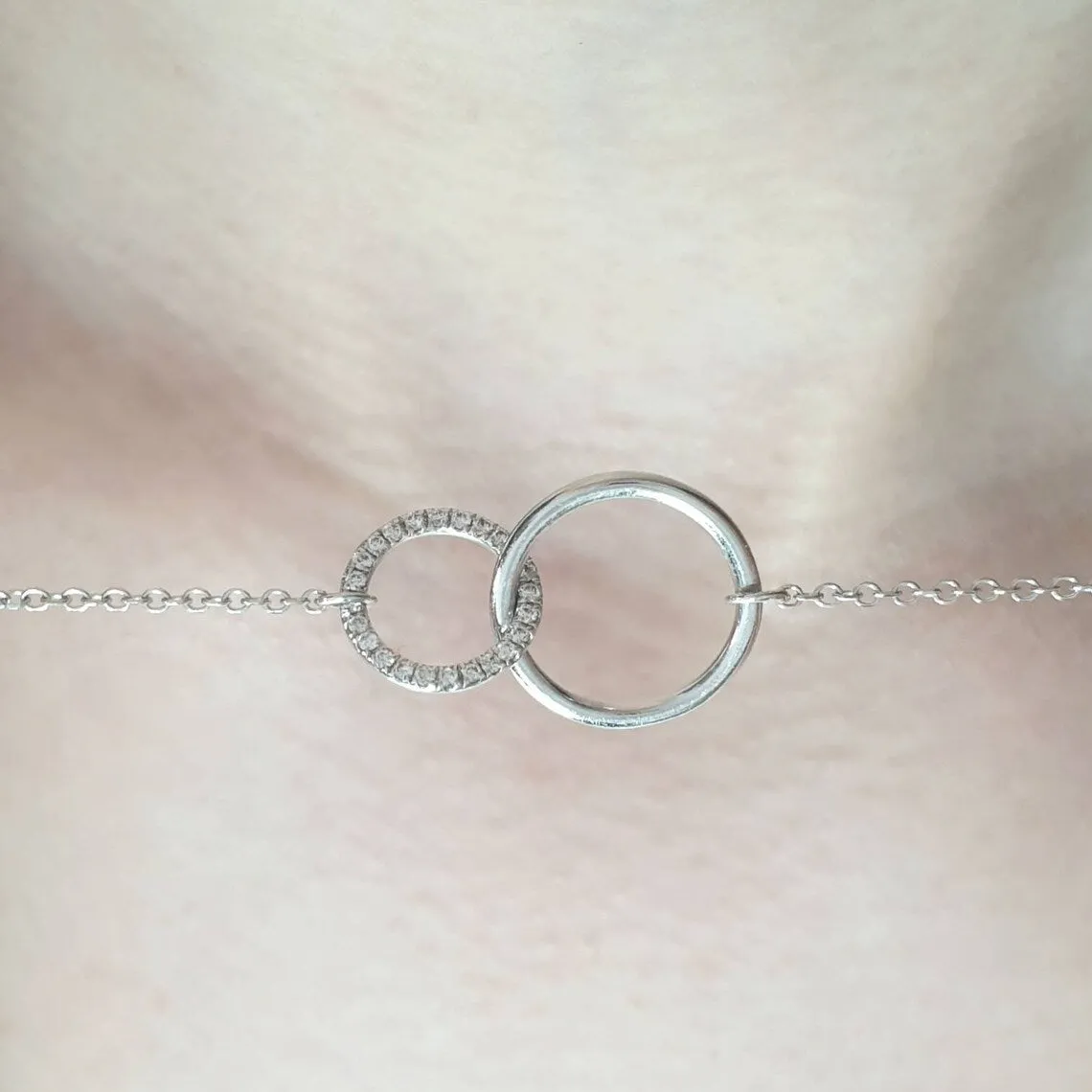 Interlocking Circle Diamonds Necklace