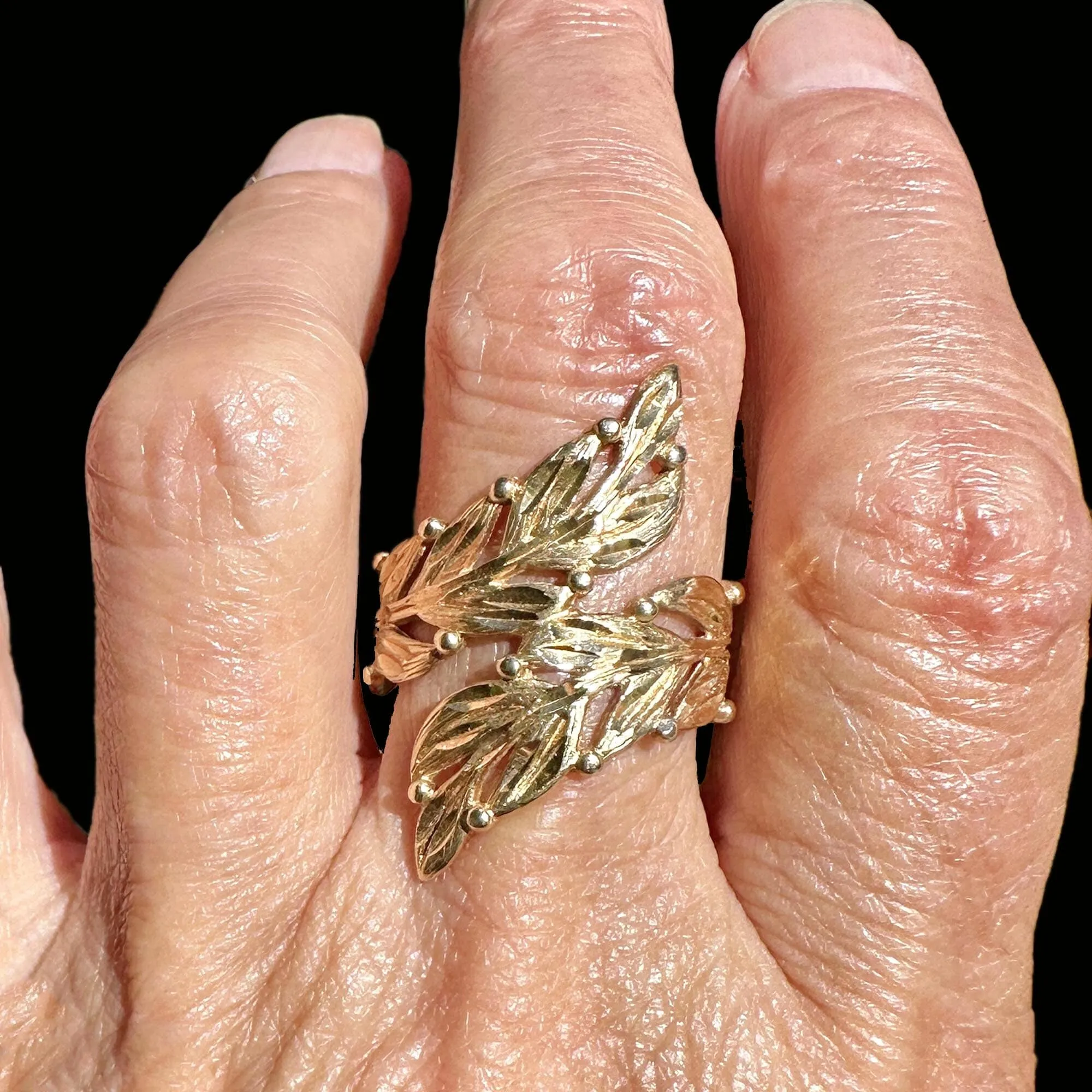 Vintage Large Solid 14K Gold Carved Leaf Bypass Ring