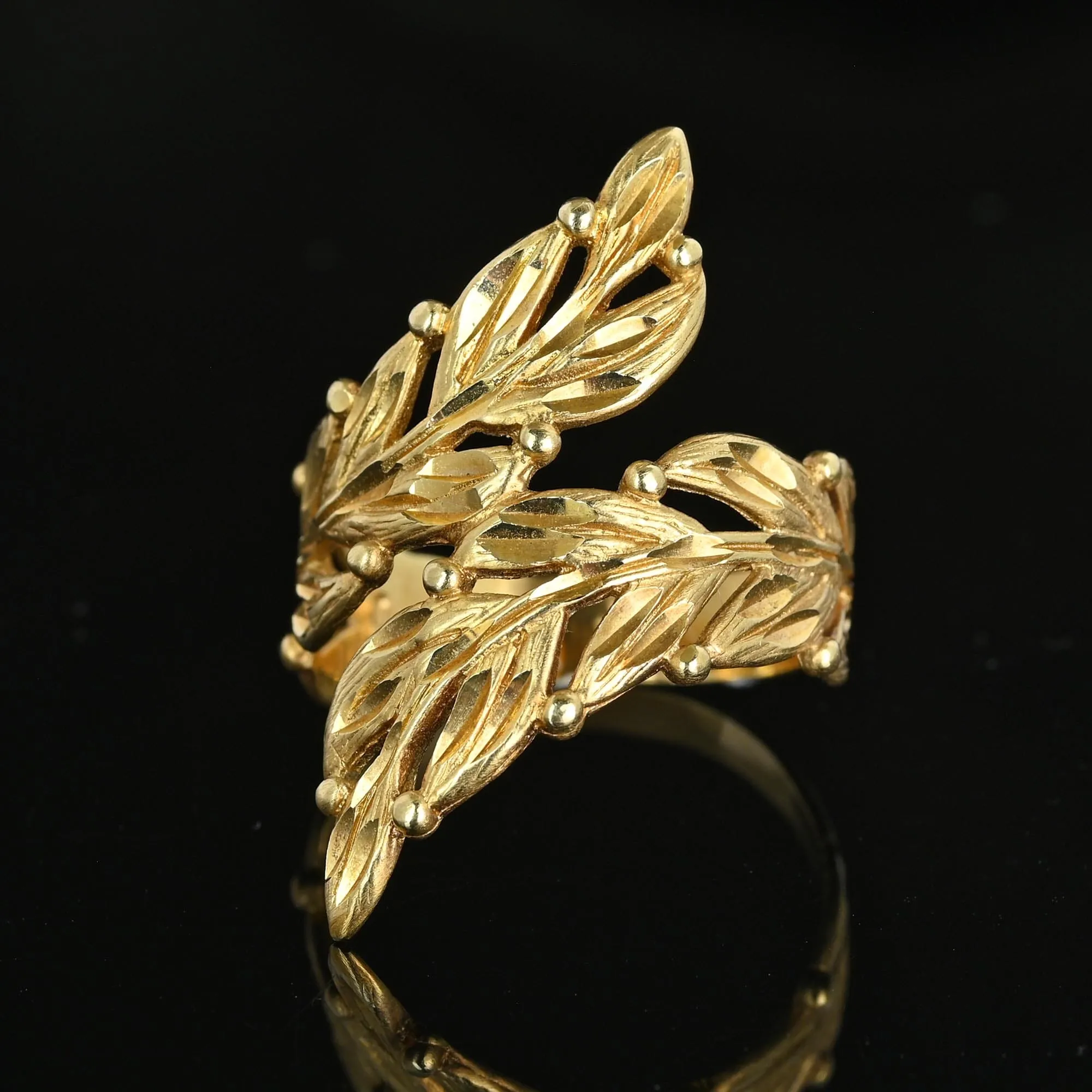 Vintage Large Solid 14K Gold Carved Leaf Bypass Ring